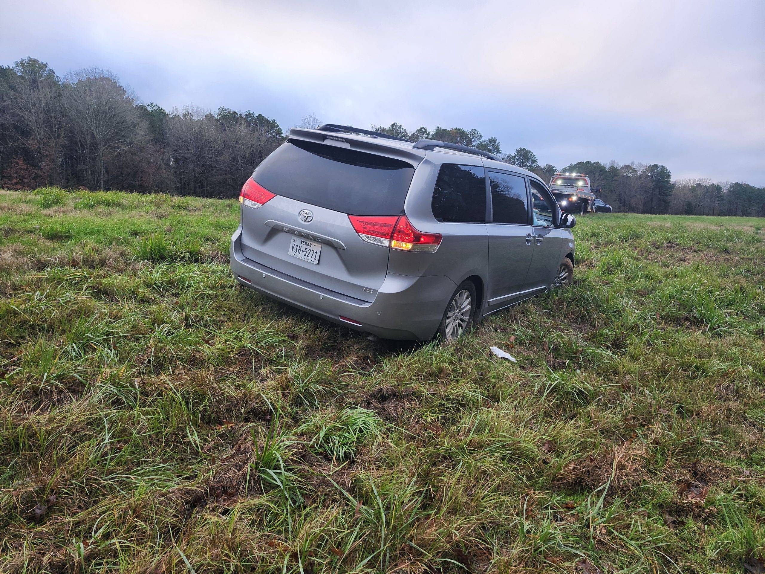 Recovery Services 24 Hour Mobile Truck, Trailer And Tire Repair (12)